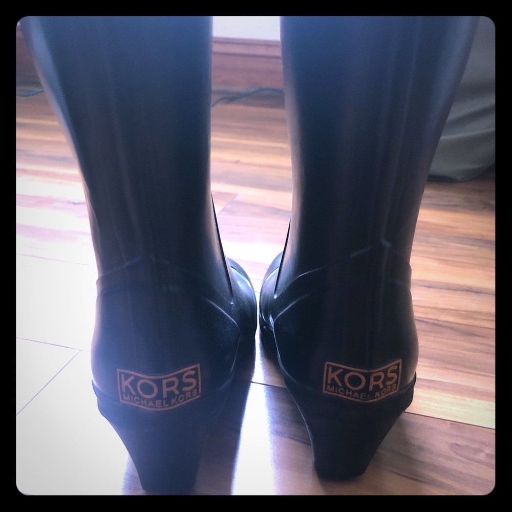 Michael KORS platform black boots- sz 7
